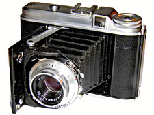 FOTOAPPARAT 6X6  VOIGTLÄNDER PERKEO I GLÄNZT