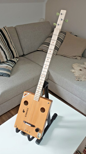 String cigar box guitar - cigar,