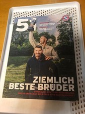 FC Bayern München Fan und Stadionmagazin 51- November 2021 mit Mannschaftsposter