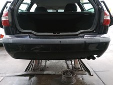 Volvo V40 original Stoßstange Fänger hinten/Heck 346 Black Sapphire Bj 2002