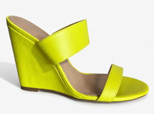 Mules mit Keilabsatz Riemchen