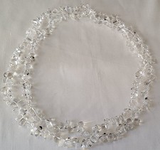 Funkelnde Bergkristall-Kette