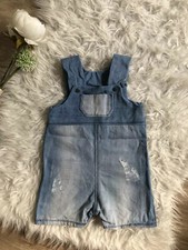 Kurze Latzhose Shorts Gr. 86/92 Jeans Jungen Romper Onsie Blau Hell
