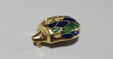 Brosche – Motiv Igel – vergoldetes, emailliertes Metall