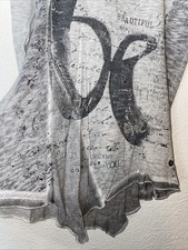 Wunderschönes Graues T-Shirt