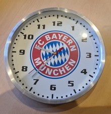 FC Bayern München Fußball Logo Wanduhr Ø 29cm Silber Rot Blau gebraucht, wie neu