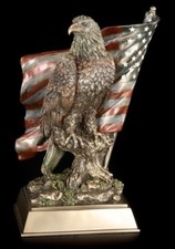Adler figur sitzt vor - vor, us