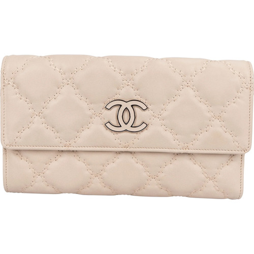 Chanel quilted stitched - chanel,