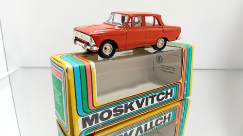 Moskvitch 412 saloon red - moskvitch,