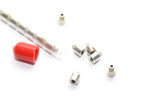 35x Abstandshalter für Leiterplatten mit Innengewinde Avsert Avdel, M2.2 x 4 mm