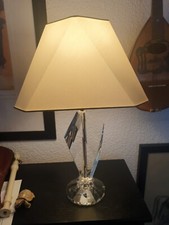Wunderschöne Kristall-Tischlampe. Voll funktionsfähig. Kleiner Sprung im Sockel.