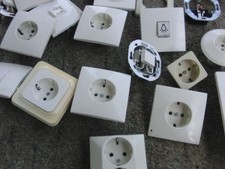 Konvolut , Sammlung alte Schalter ,Steckdosen , auch Siemens Halske