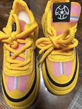 Sportschuhe, Turnschuhe