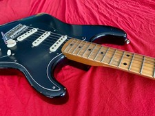 Fender Road Worn 50s Stratocaster MN BK – E-Gitarre inkl. Bag