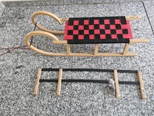 Hörnerschlitten mit Zugseil und Lehne