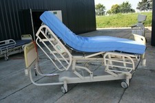 Hill Rom Evolution Krankenhausbett Intensiv Pflegebett Klinikbett mit Matratze