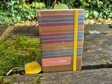 Timer 2026 klein Maße: Höhe ca 15 cm Breite ca. 10 cm 