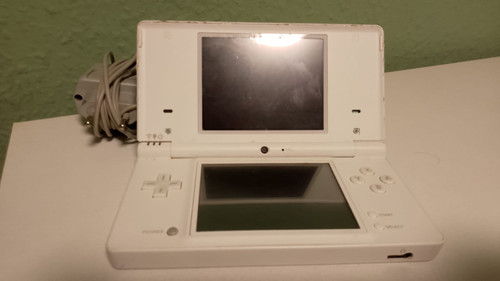 Nintendo dsi mit netzteil - nintendo,