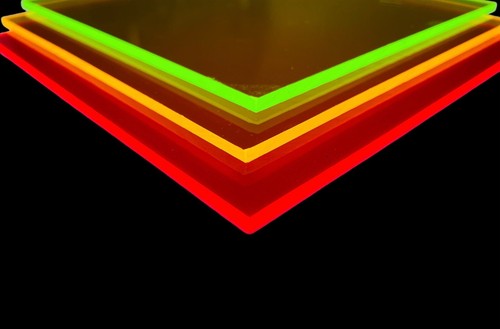Plexiglas 3mm farbig - plexiglas®,