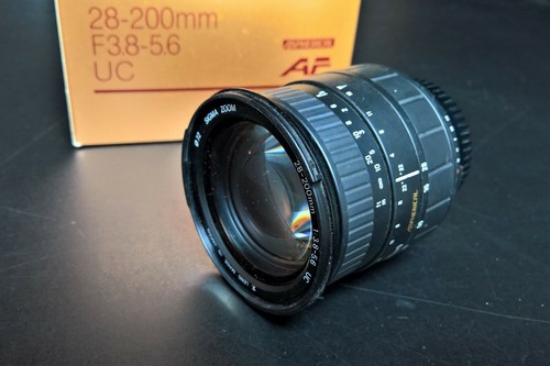 Sigma 200mm 8 - 28-200mm, f3,8-5,6