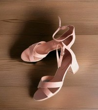 Neu Tolle Riemchen Sandalen Block Absatz Creme Beige Gr.39