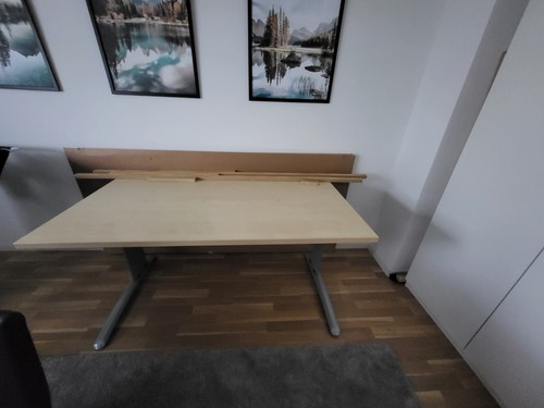 Schreibtisch