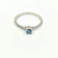 18k ring with 0.32ct diamonds