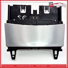 Aschenbecher mitte vorn