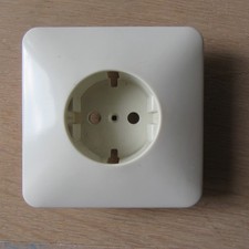 JUNG 25210302 Steckdose Abdeckung cremeweiß St550