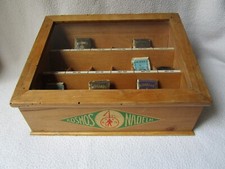 schöne alte Kosmos Nadeln schräge Verkaufsvitrine Holzkasten m. Schaufenster RAR