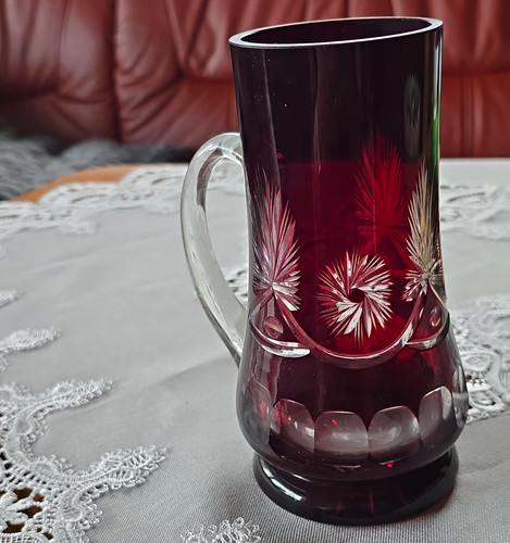 Roter klarer glas bierkrug - roter/klarer,