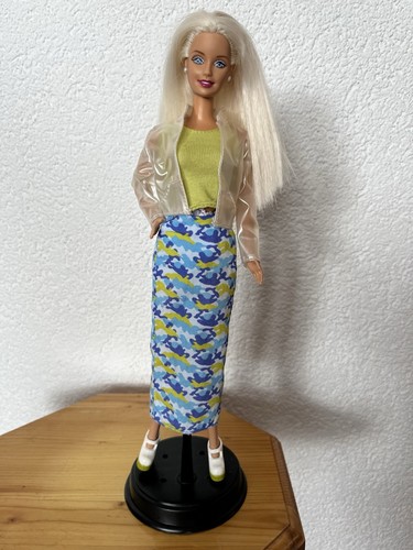 Barbie mattel 2001 - barbie,