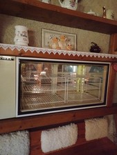 Kuchenkühlvitrine zur Präsentation von max. 6 Kuchen 125 breit 55 tief 