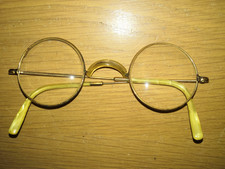 Konvolut von 4 alten Brillen 3