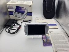 Sony PSP Go Handheld Portable Pearl White / Weiß -OVP-Top Zustand + 7 Spiele