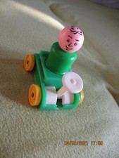 Kinder Spielzeug - AUTO mit LITTLE PEOPLE FIGUR grün - 70er Jahre Fisher Price