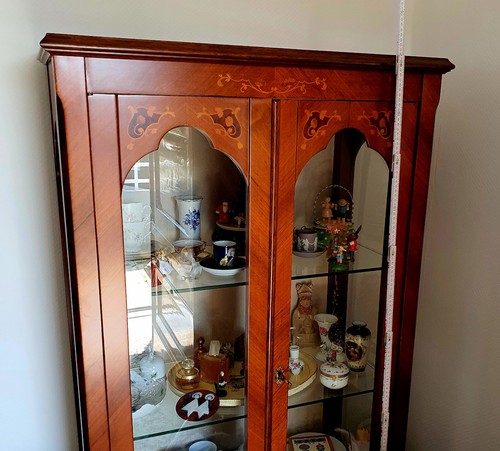Top erhaltener vitrinenschrank - top,