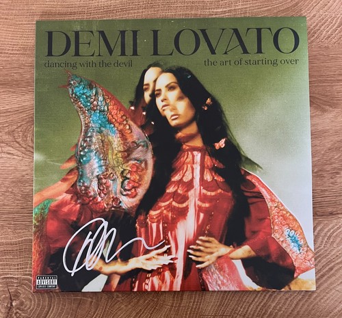 Demi lovato signed - *,