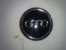 Audi Orig. Alufelgen-Nabenkappe Felgendeckel schwarz chrom glänzend 4B0 601 147A