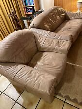 Polstergruppe Mod. 324 Bezug Leder , best. aus: 1 Sessel und 1 Zweisitzer Sofa 