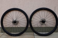 Laufradsatz Bontrager Paradigm 28" + Bremsscheiben, Gravel/Road, Tubeless ready