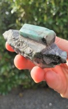 Smaragd in Muttergestein