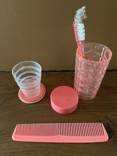 DDR Klappbecher Faltbecher m. Spiegel Kamm  Kunststoff  Zahnbürste Becher