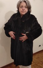 Eleganter brauner Nerzfell