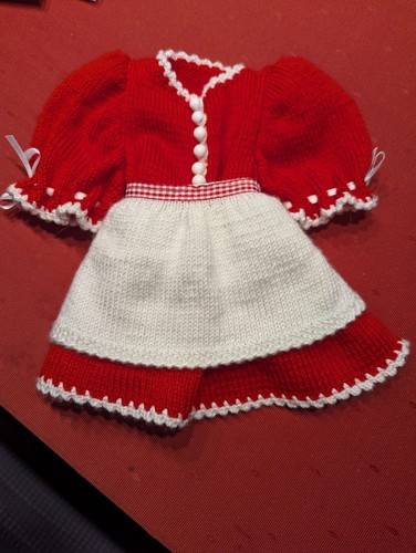 Sehr schönes puppen - schönes, puppen-dirndl