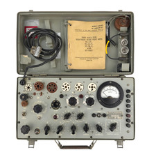 Röhrenprüfgerät USA TV-7D/U