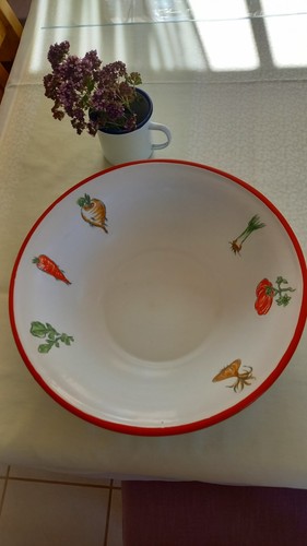 Emaille schüssel und tasse - emaille,