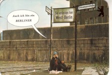 Postkarte :  BERLIN  - Berliner Mauer in KREUZBERG ; Stresemannstraße