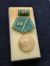 Zollverwaltung 25 Jahre Treue Dienste, DDR Orden Abzeichen Auszeichnung in Etui
