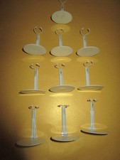 10 WEISSE METALL-PUPPENSTÄNDER FÜR SHELLY (BARBIES SCHWESTER) DURCHMESSER 4,5cm